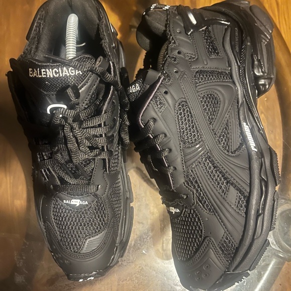 Balenciaga Runners Matte Black - Picture 3 of 5